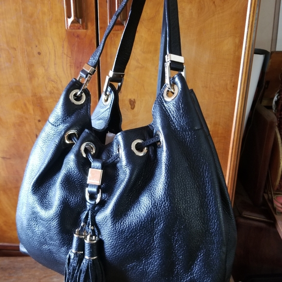 MICHAEL KORS pebble DRAWSTRING HOBO never used - Picture 2 of 10